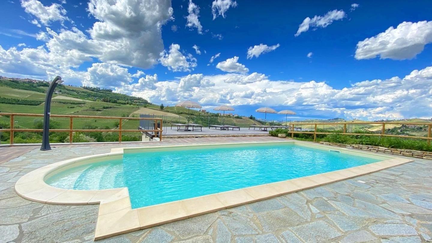 Hotel Le Cornici - Cascina Di Charme Diano dʼAlba Exterior foto